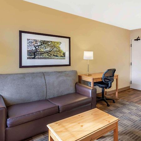 Extended Stay America Select Suites - Chicago - Westmont - Oak Brook Exterior photo